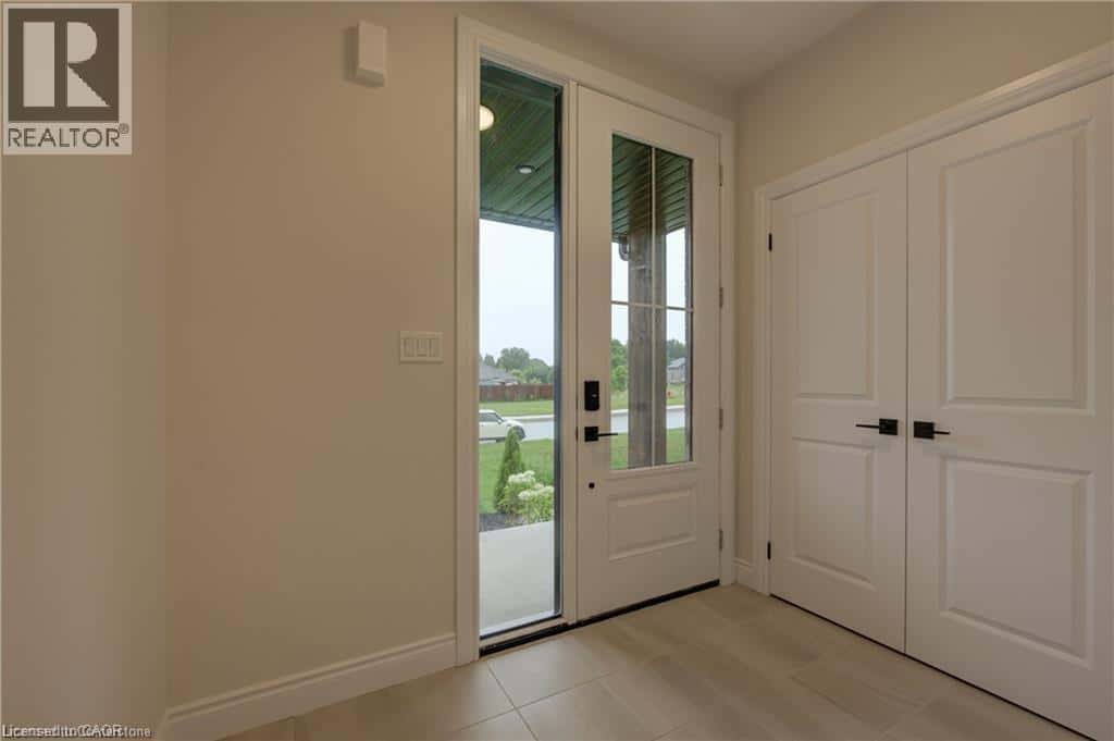 30 ANNE Street W — Harriston, Ontario - Photo 4 of 29