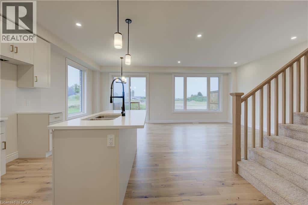 30 ANNE Street W — Harriston, Ontario - Photo 3 of 29