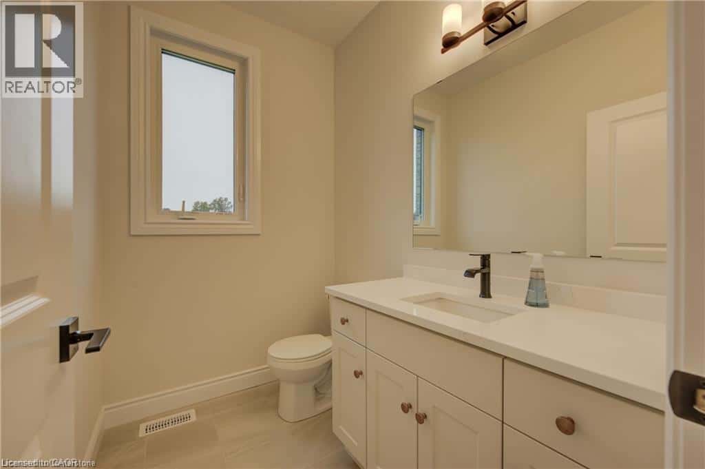 30 ANNE Street W — Harriston, Ontario - Photo 5 of 29