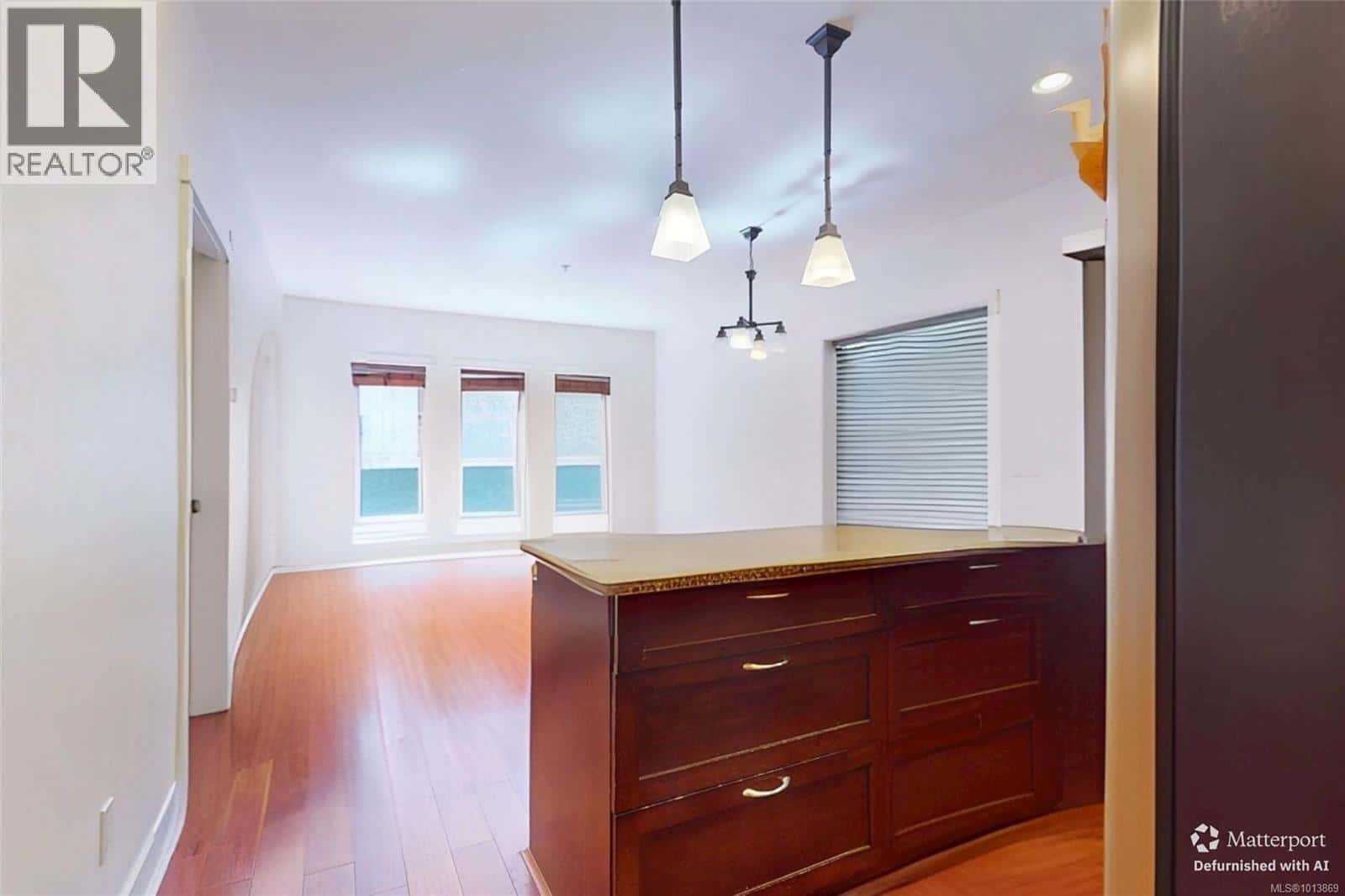 103 201 Nursery Hill Dr — View Royal, British Columbia - Photo 2 of 25