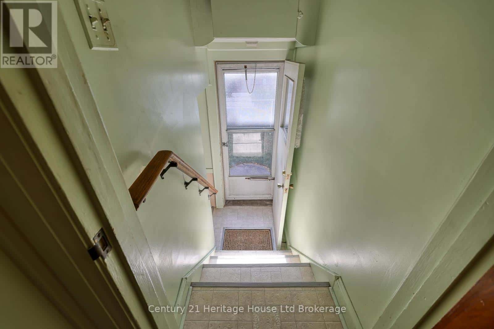 149 STRATHEARNE AVENUE — Hamilton (Homeside), Ontario - Photo 4 of 39