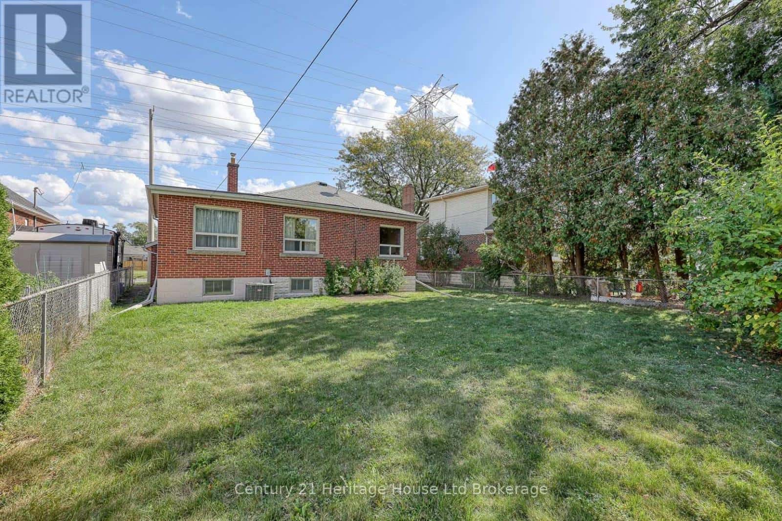 149 STRATHEARNE AVENUE — Hamilton (Homeside), Ontario - Photo 3 of 39