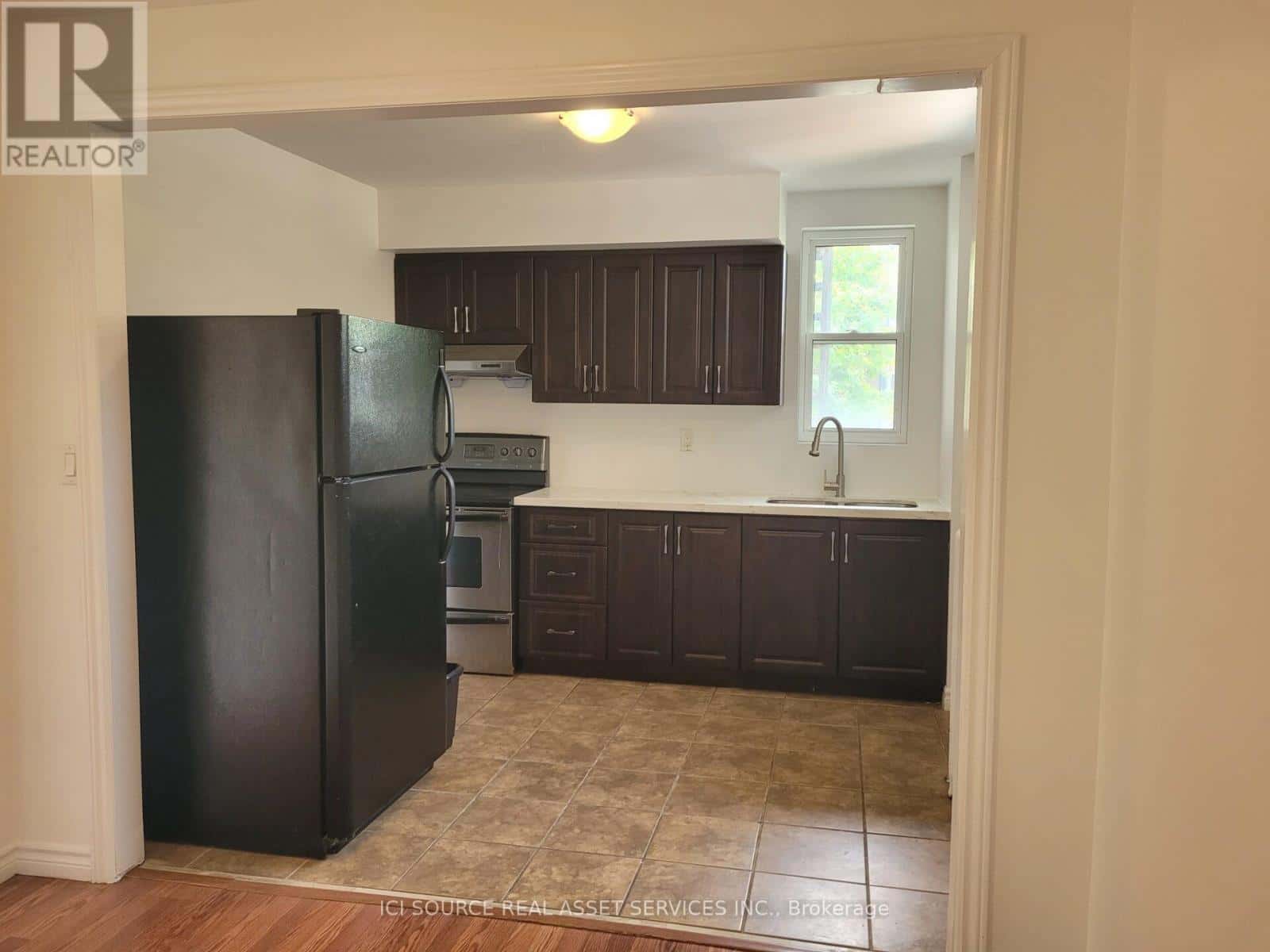 1 - 44 BARTONVILLE AVENUE W — Toronto (Mount Dennis), Ontario - Photo 3 of 10