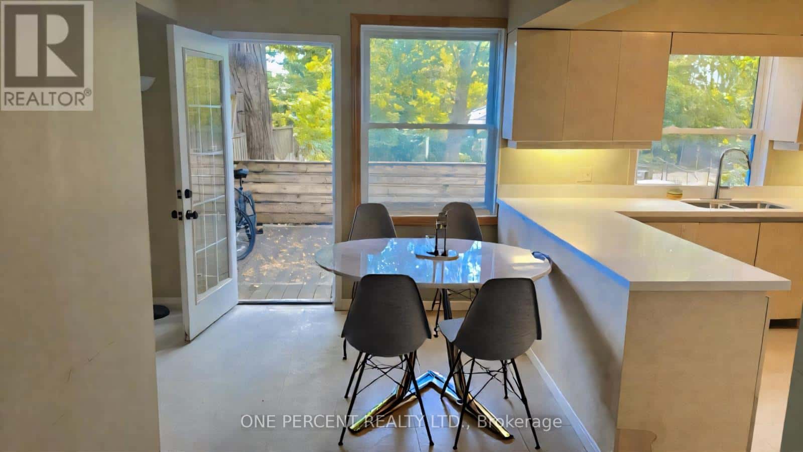 873 WILLIAM STREET — London East (East B), Ontario - Photo 3 of 16