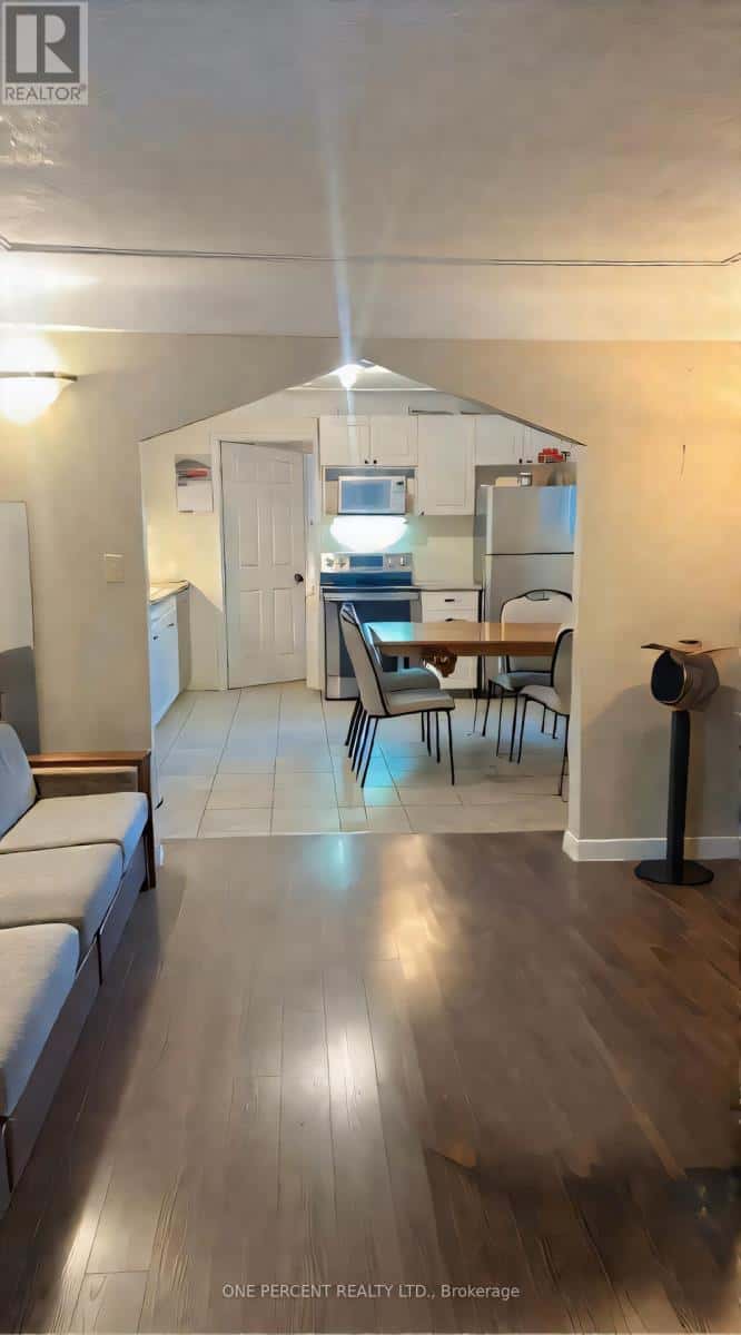 13 MOIR STREET — London North (North N), Ontario - Photo 5 of 17