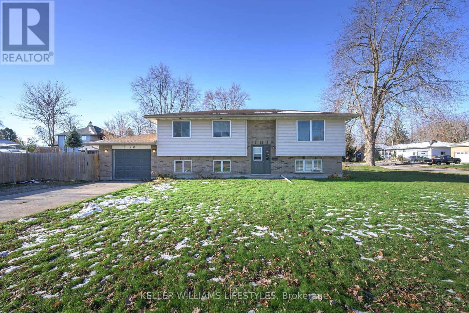 118 MAIN STREET — West Elgin (West Lorne), Ontario - Photo 2 of 28