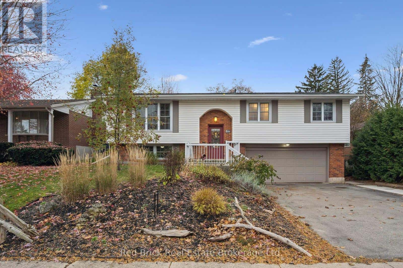 54 Sherwood Drive West