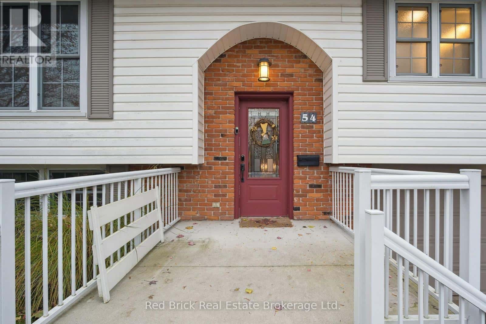 54 SHERWOOD DRIVE W — Guelph (General Hospital), Ontario - Photo 4 of 40