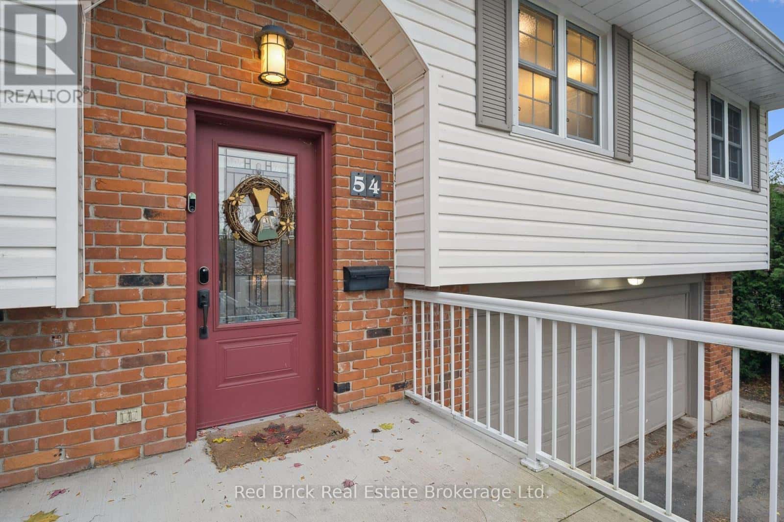 54 SHERWOOD DRIVE W — Guelph (General Hospital), Ontario - Photo 5 of 40