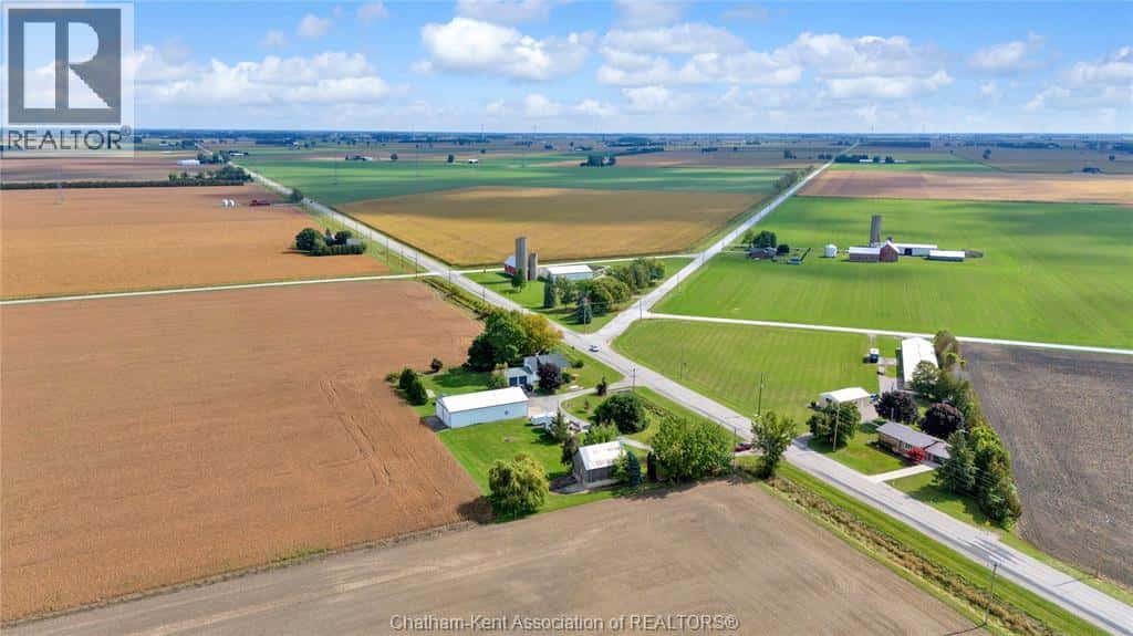 7703 Base Line ROAD — Wallaceburg, Ontario - Photo 5 of 50