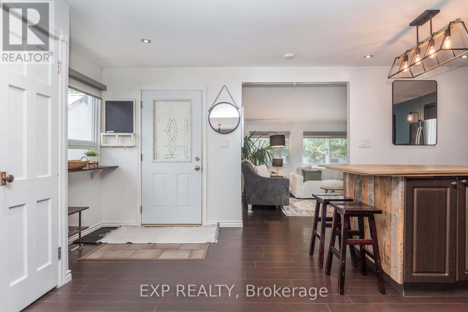 1104 FERRIER AVE AVENUE — Innisfil (Lefroy), Ontario - Photo 5 of 33