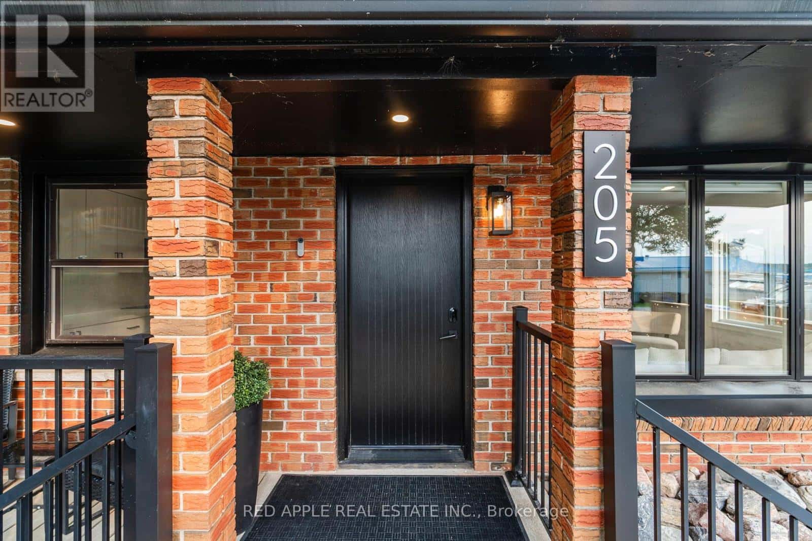 205 HOYT AVENUE — Tay (Victoria Harbour), Ontario - Photo 3 of 50