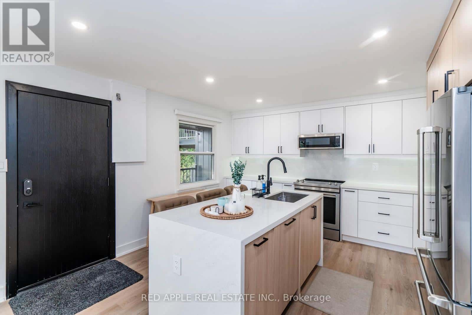 205 HOYT AVENUE — Tay (Victoria Harbour), Ontario - Photo 4 of 50