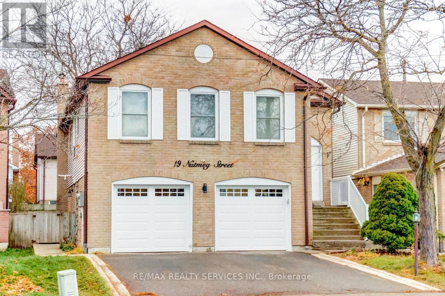 19 NUTMEG STREET — Brampton (Westgate), Ontario - Main photo