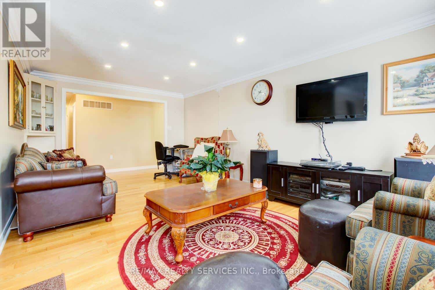 19 NUTMEG STREET — Brampton (Westgate), Ontario - Photo 5 of 50