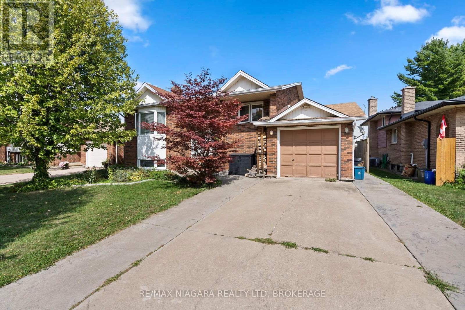 24 FORSTER AVENUE — Thorold (Confederation Heights), Ontario - Main photo