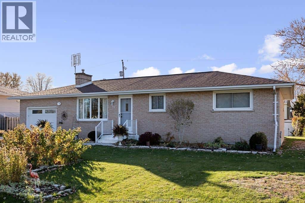 291 ELM — Stoney Point, Ontario - Photo 2 of 18