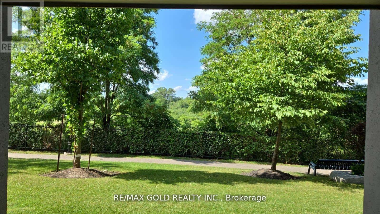 2104 - 6 DAYSPRING CIRCLE — Brampton (Goreway Drive Corridor), Ontario - Photo 2 of 25