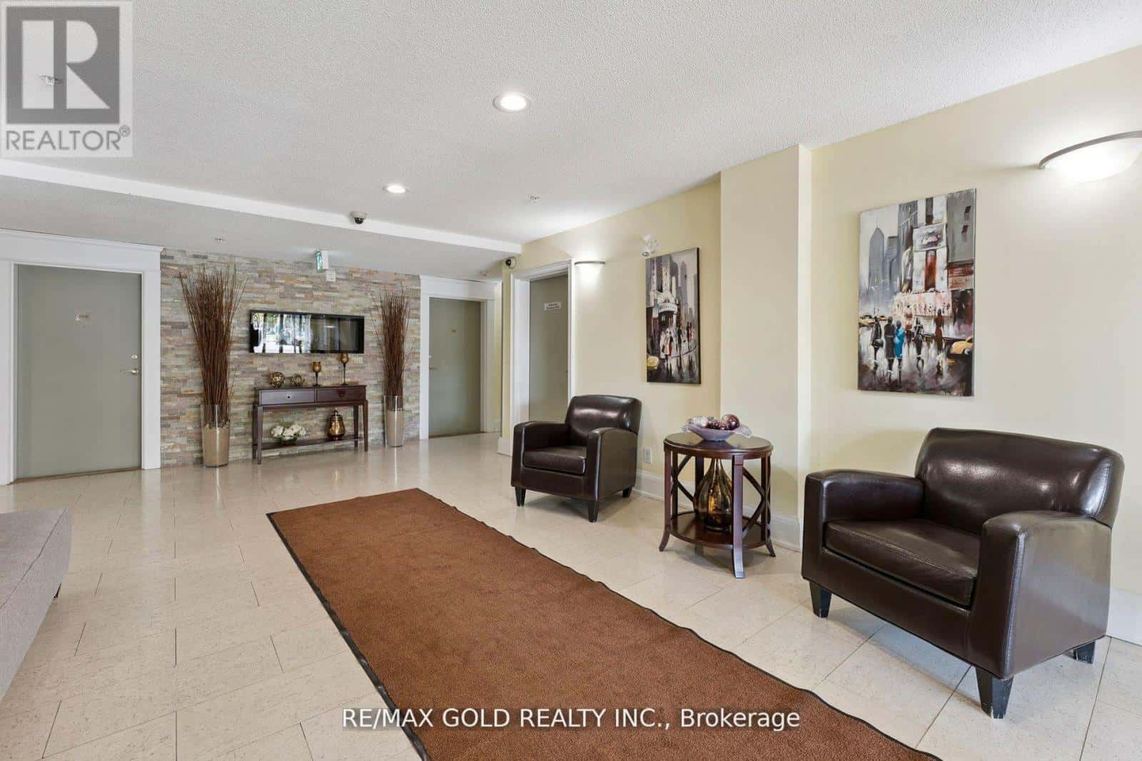 2104 - 6 DAYSPRING CIRCLE — Brampton (Goreway Drive Corridor), Ontario - Photo 4 of 25