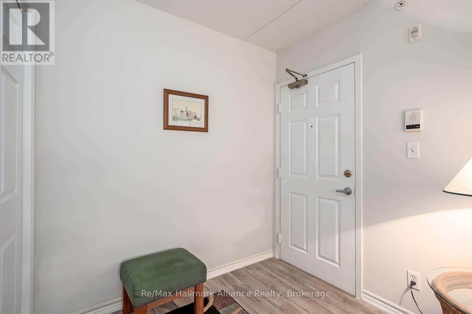 107 - 1820 WALKERS LINE — Burlington (Palmer), Ontario - Photo 5 of 30