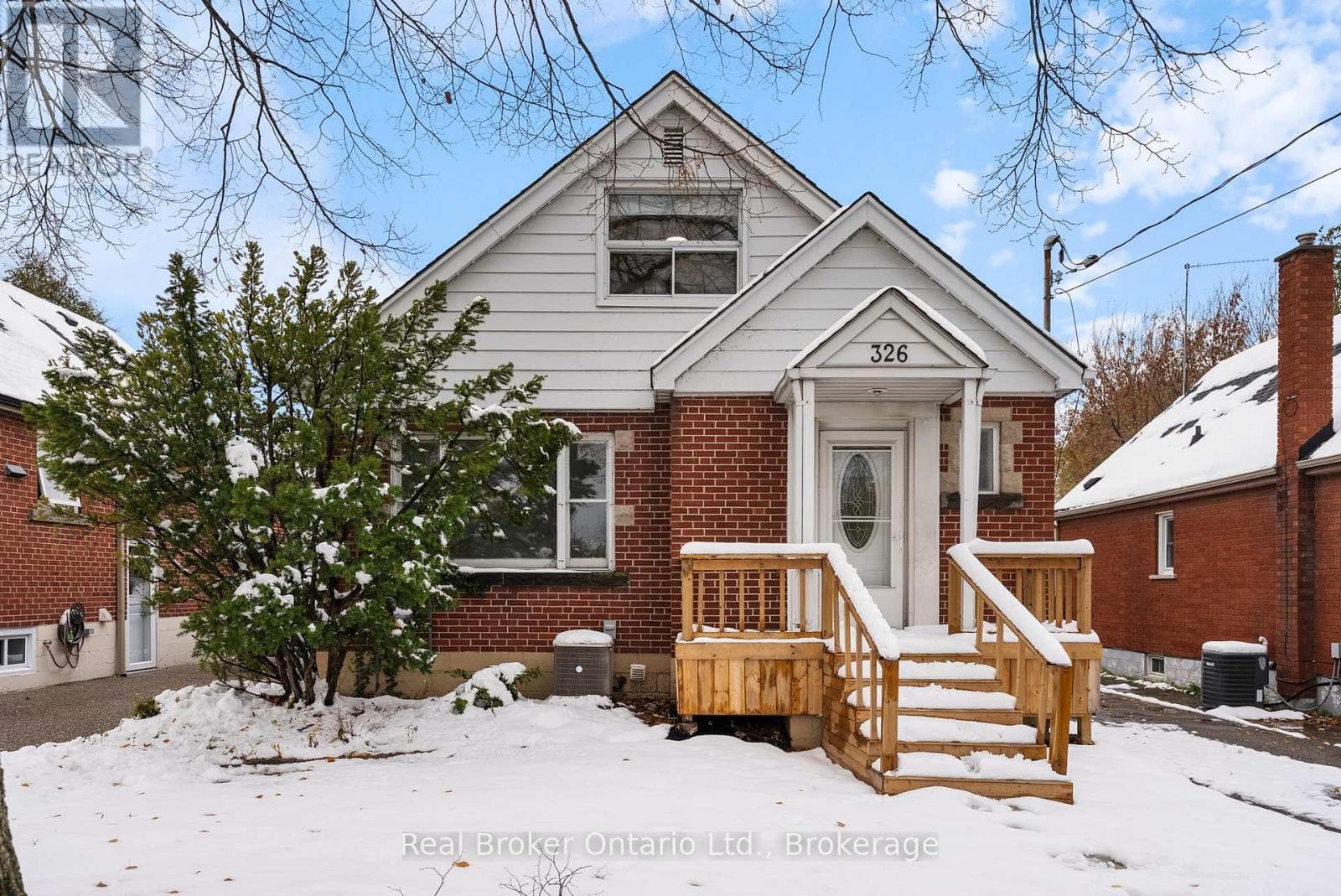 MAIN FLOOR - 326 EAST 19TH STREET — Hamilton (Hill Park), Ontario - Main photo
