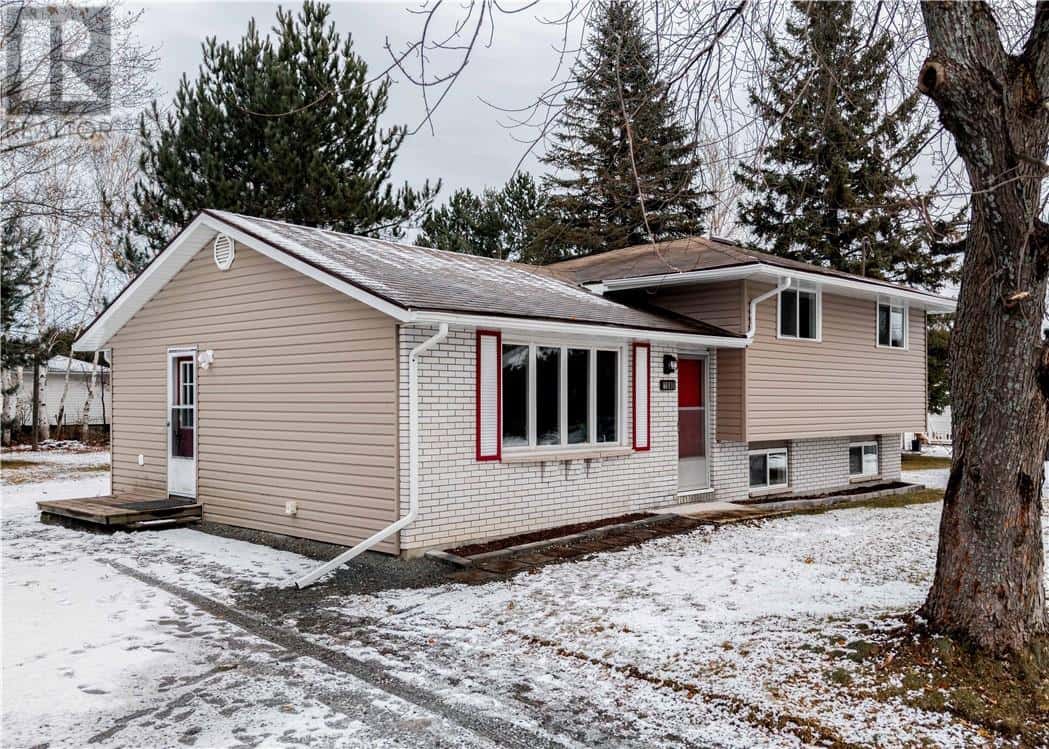 1080 Ronald Court — Hanmer, Ontario - Photo 3 of 29