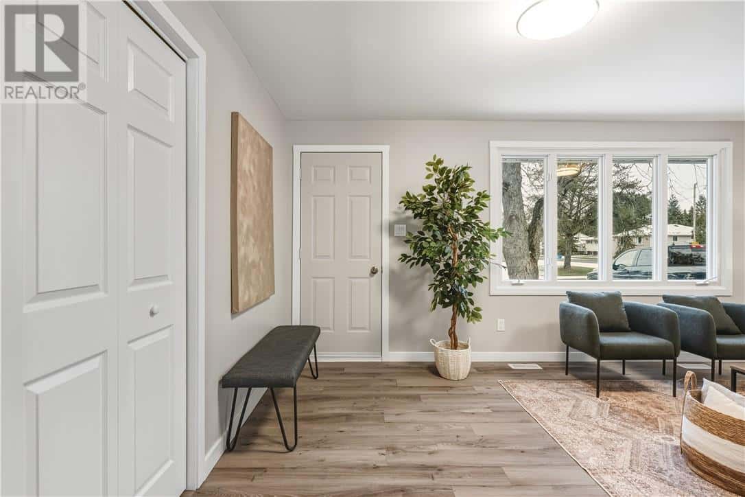 1080 Ronald Court — Hanmer, Ontario - Photo 4 of 29