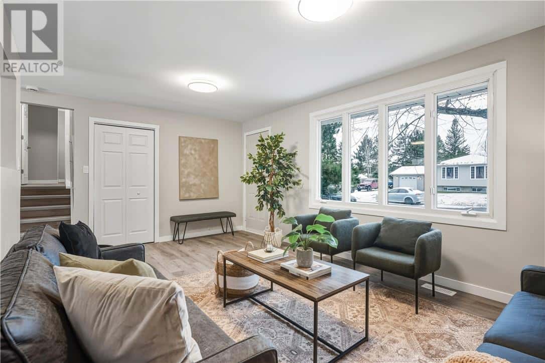 1080 Ronald Court — Hanmer, Ontario - Photo 5 of 29