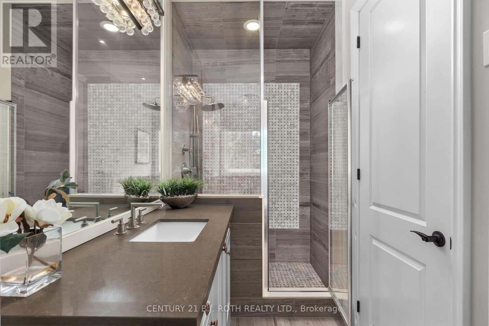 3 CAMERON STREET — Springwater (Centre Vespra), Ontario - Photo 2 of 38