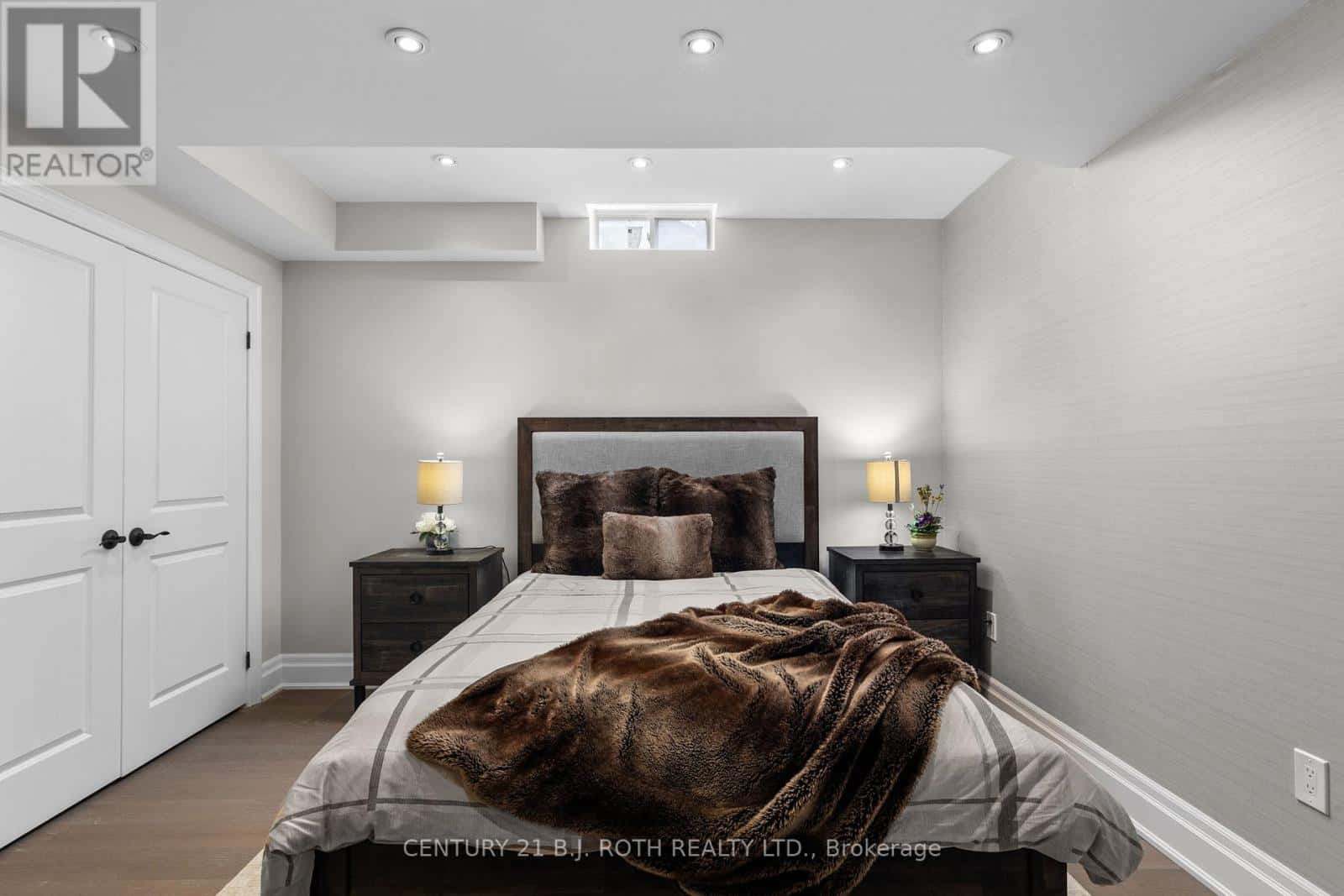 3 CAMERON STREET — Springwater (Centre Vespra), Ontario - Photo 4 of 38