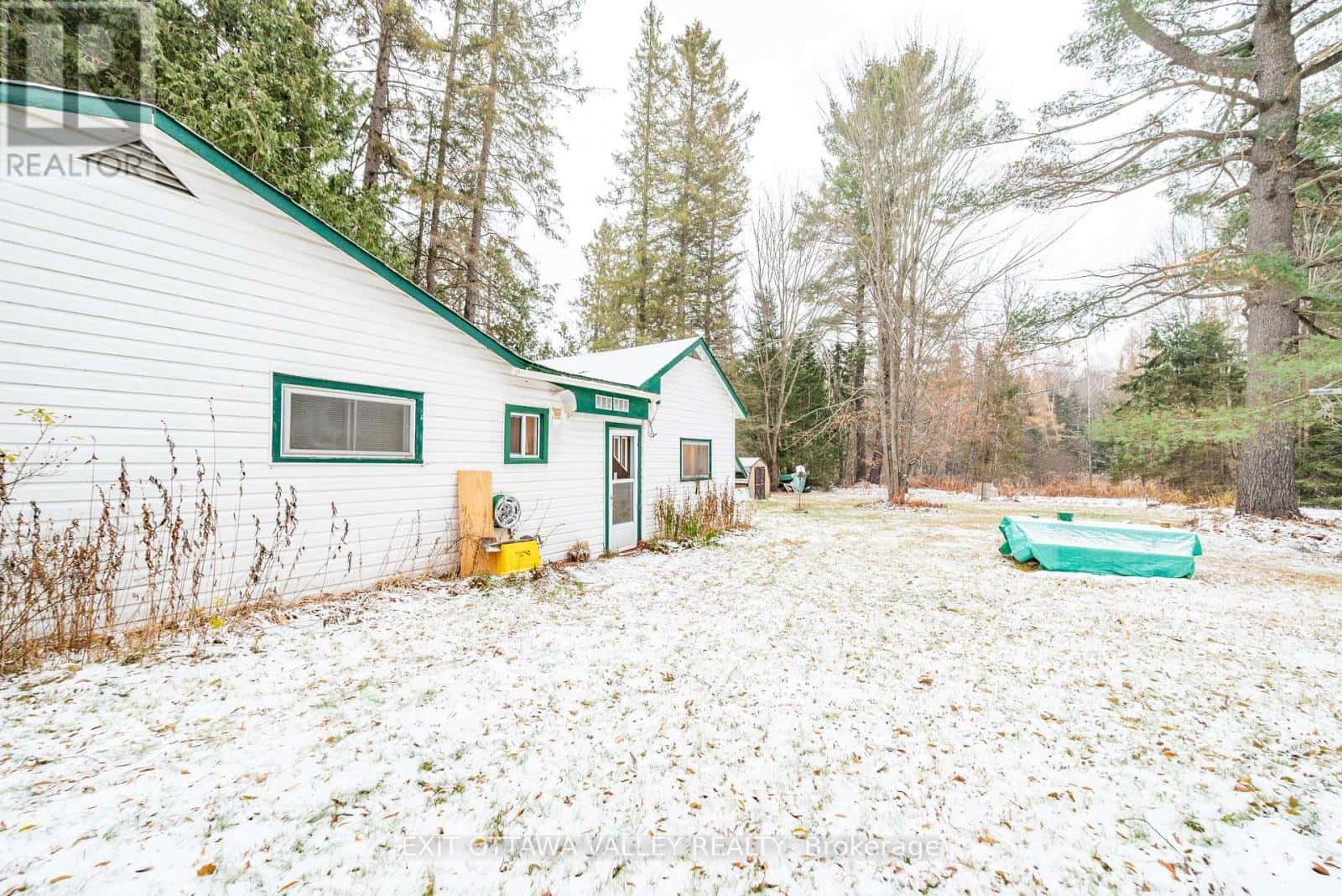 6 OTTAWA STREET — Laurentian Hills, Ontario - Photo 3 of 35