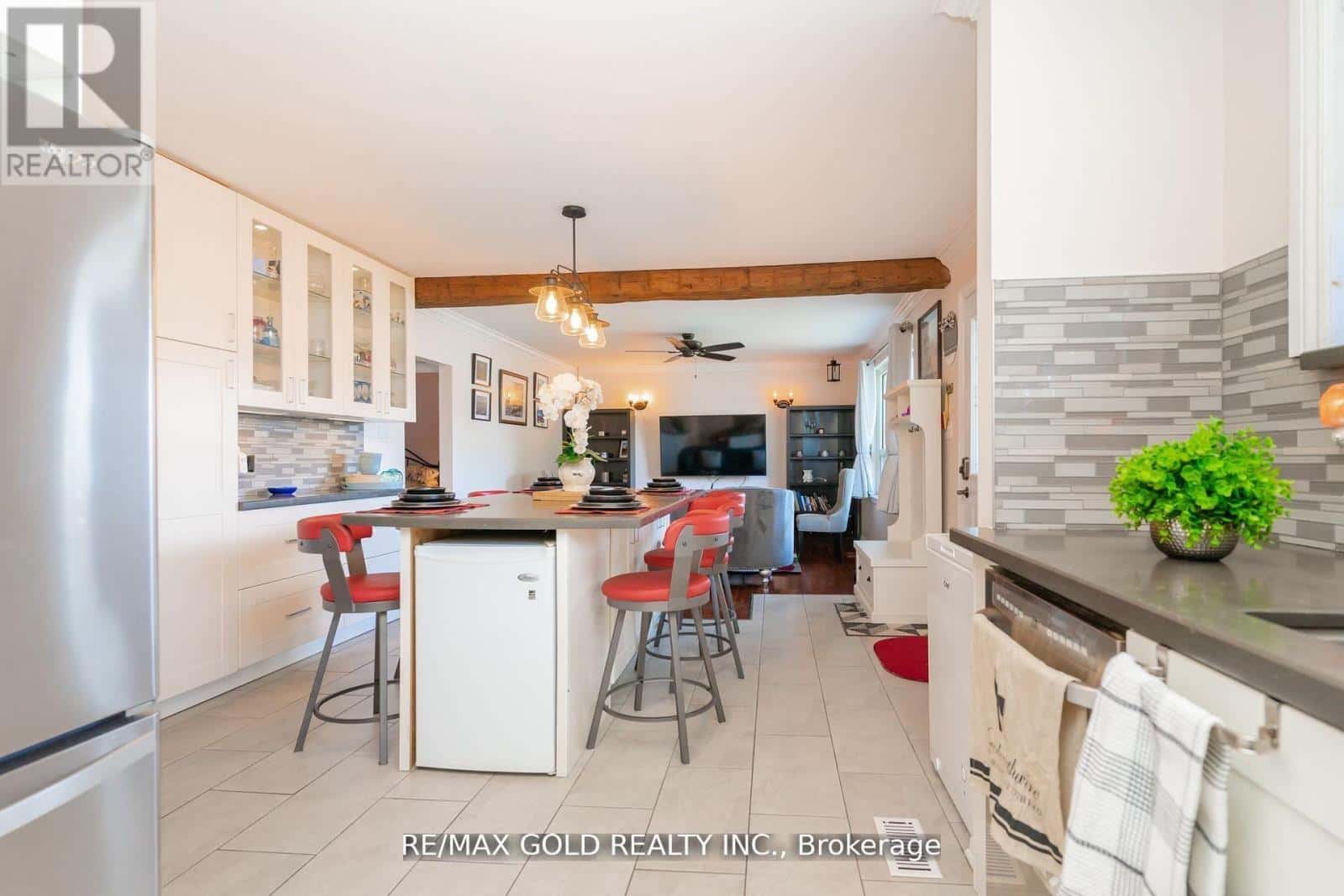 9 ASHWOOD CRESCENT — Brampton (Avondale), Ontario - Photo 5 of 50