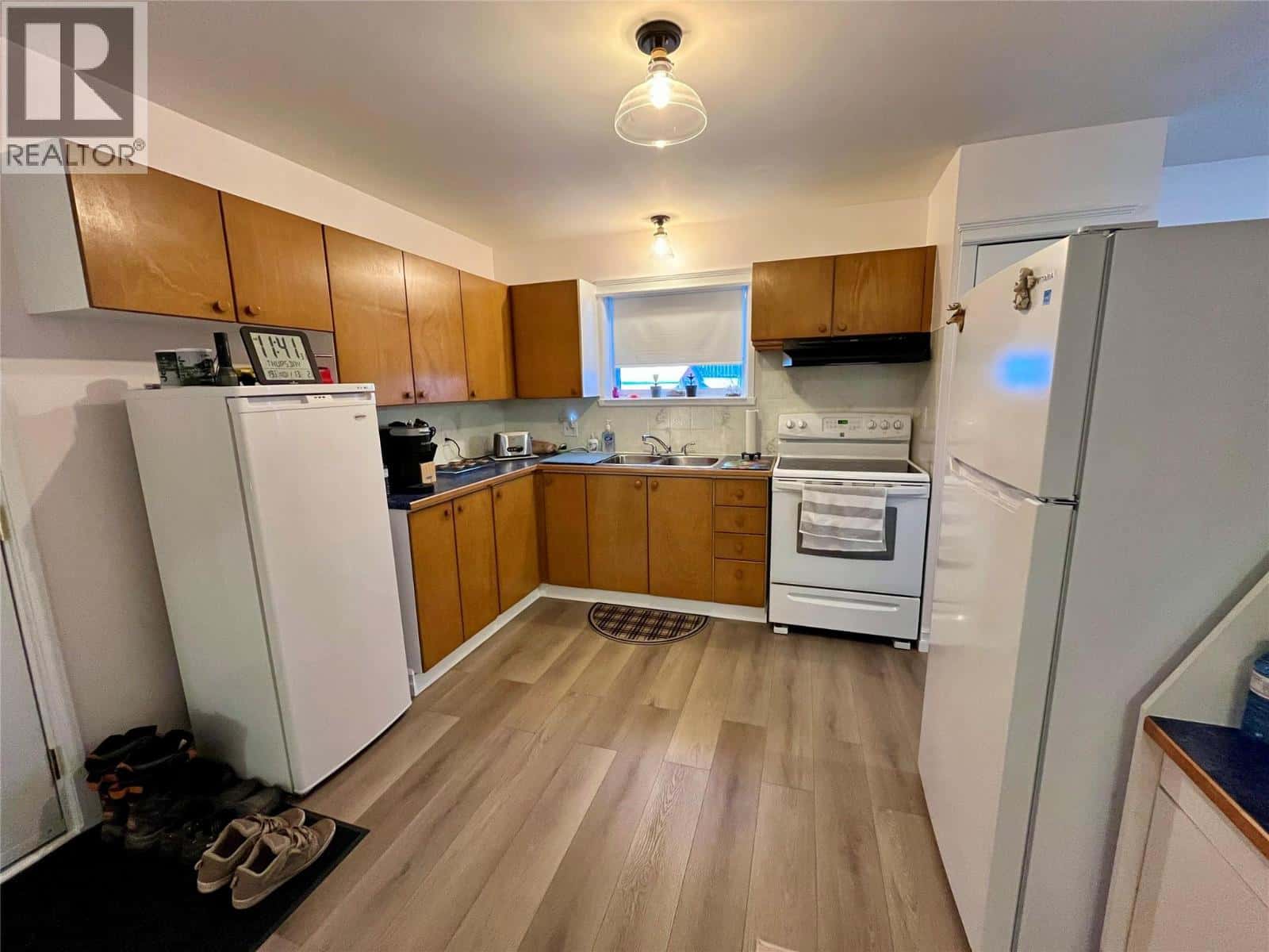 128 Spieker Avenue — Tumbler Ridge, British Columbia - Photo 2 of 21