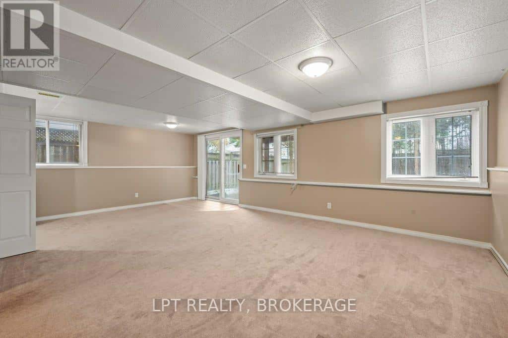 99 DALGLEISH AVENUE — Kingston (Kingston East (Incl Barret Crt)), Ontario - Photo 4 of 40