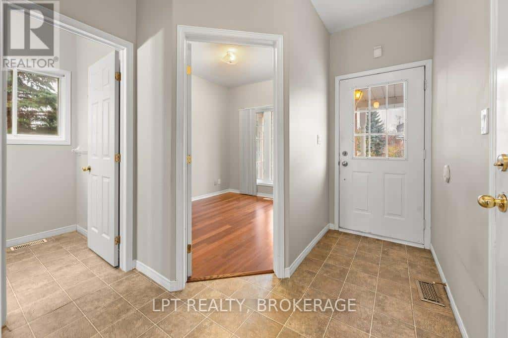 99 DALGLEISH AVENUE — Kingston (Kingston East (Incl Barret Crt)), Ontario - Photo 5 of 40