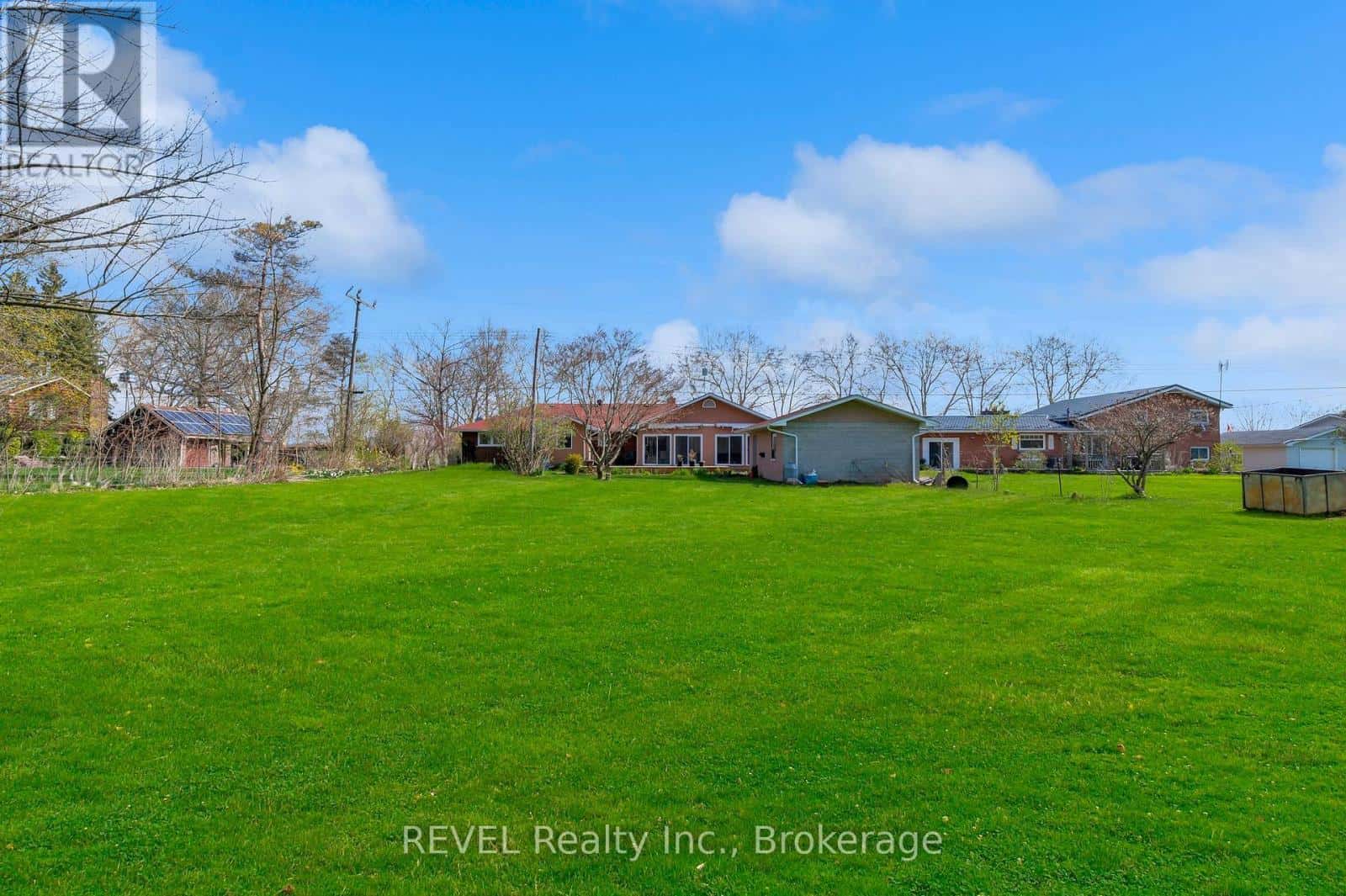 3035 NIAGARA PARKWAY — Fort Erie (Black Creek), Ontario - Photo 4 of 33