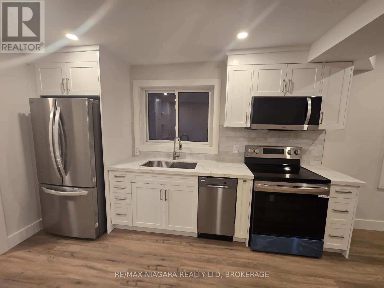 397 WELLAND STREET — Port Colborne (Killaly East), Ontario - Photo 3 of 12