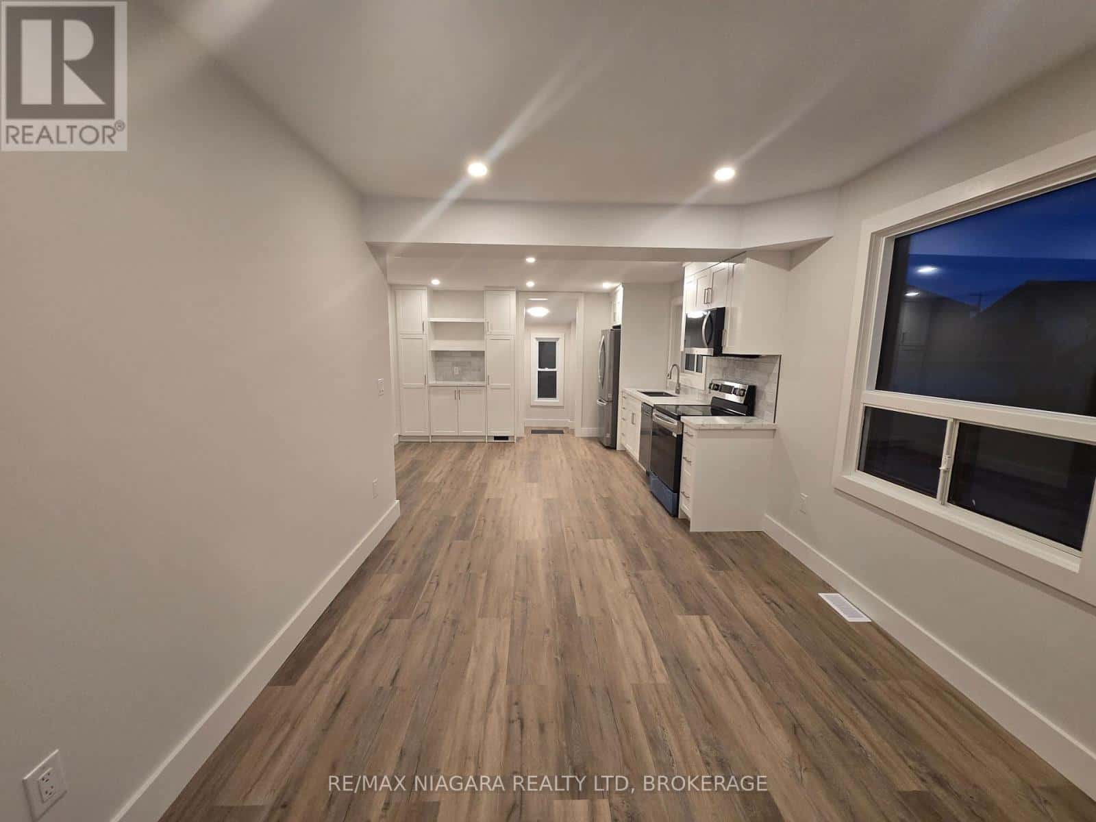 397 WELLAND STREET — Port Colborne (Killaly East), Ontario - Photo 2 of 12