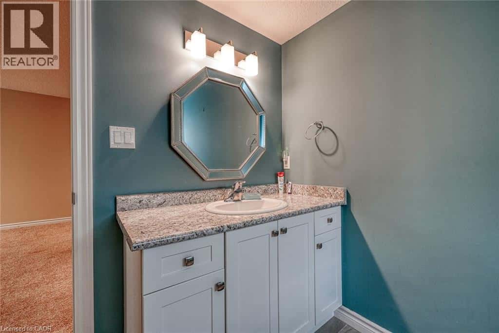 211 OXFORD Street — Ingersoll, Ontario - Photo 2 of 35