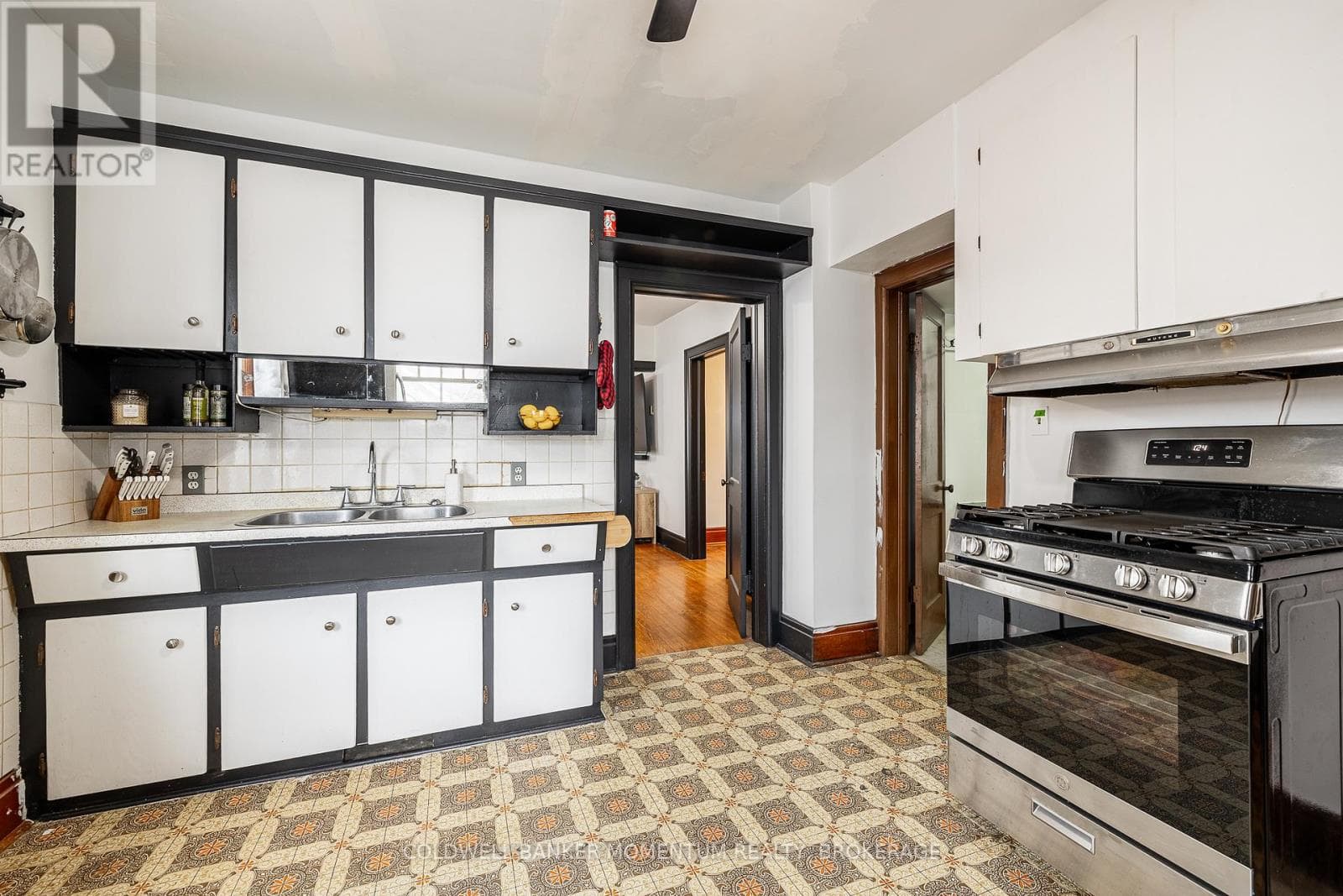 20 ELBERTA STREET — St. Catharines (Facer), Ontario - Main photo