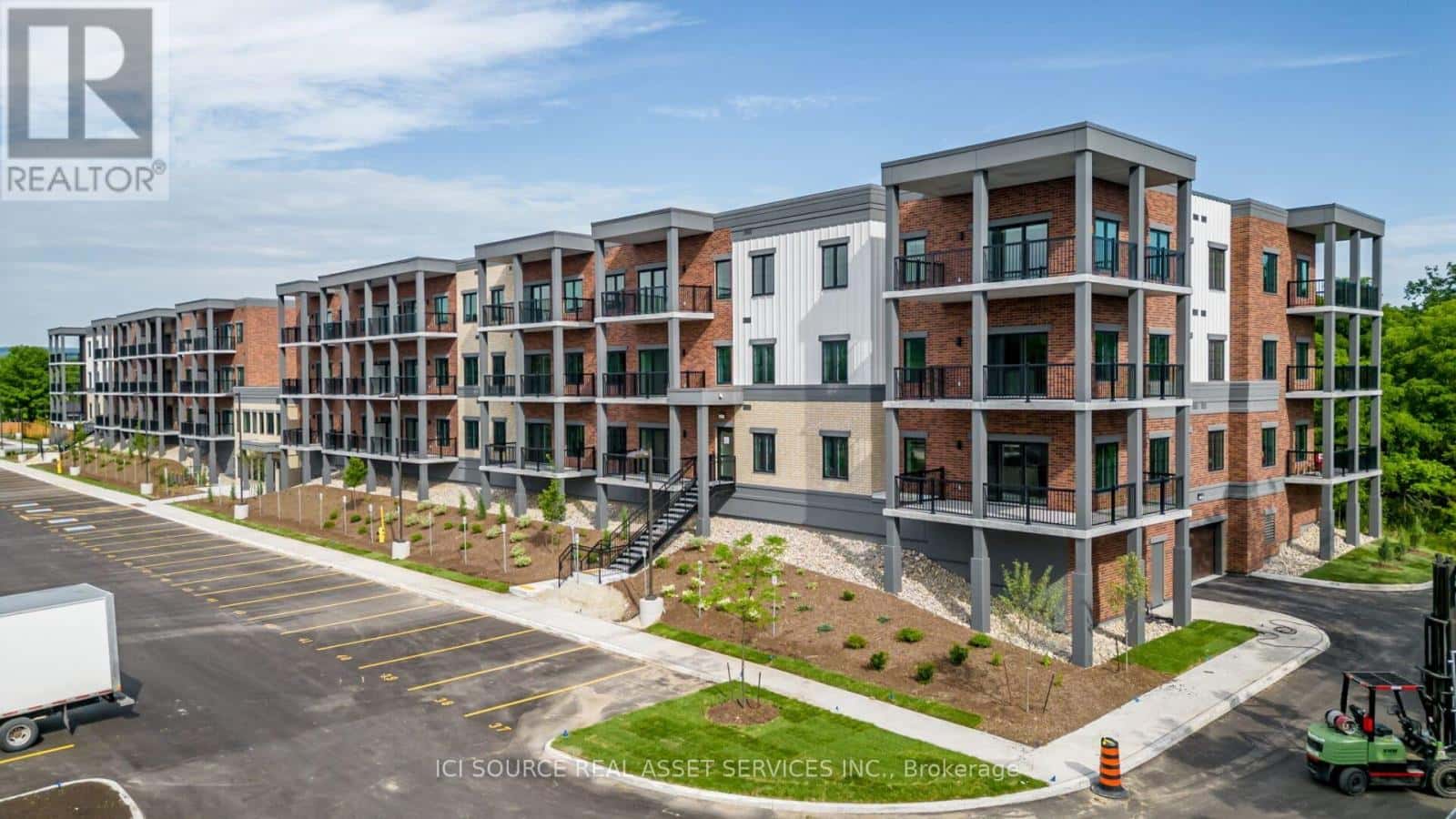 413 - 121 MARY STREET — Clearview (Creemore), Ontario - Photo 2 of 6