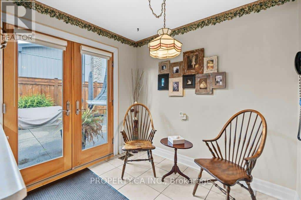 4367 KERRY DRIVE — Burlington (Shoreacres), Ontario - Photo 2 of 35