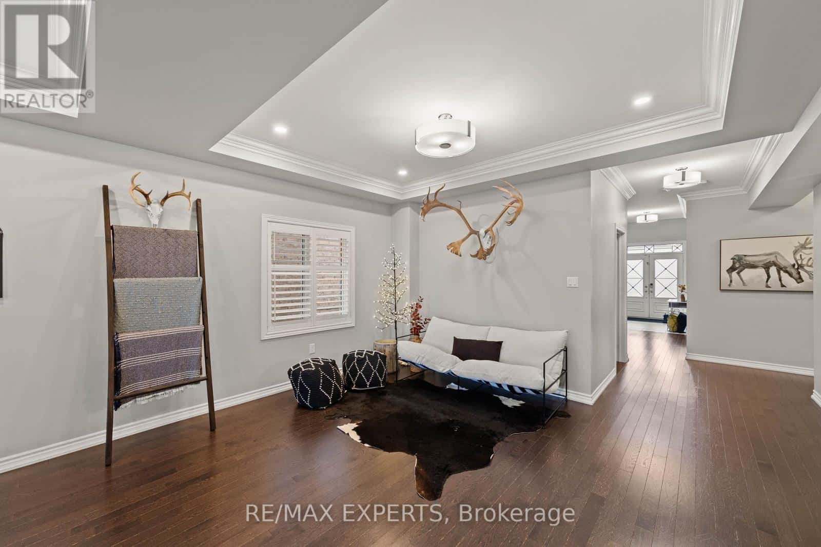 48 MANOR GLEN CRESCENT — East Gwillimbury (Mt Albert), Ontario - Photo 2 of 50