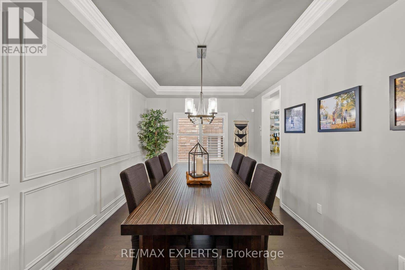 48 Manor Glen Crescent