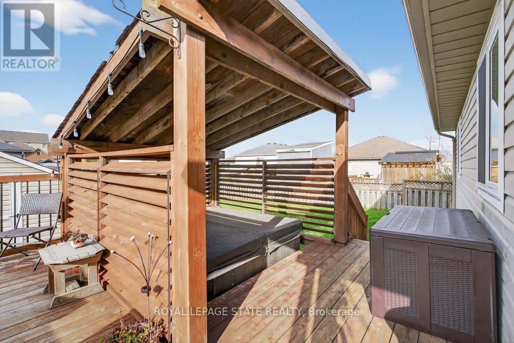 60 SATURN ROAD — Port Colborne (Main Street), Ontario - Photo 5 of 35