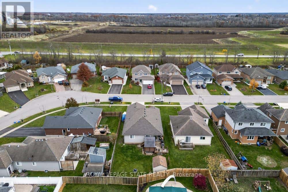 60 SATURN ROAD — Port Colborne (Main Street), Ontario - Photo 3 of 35