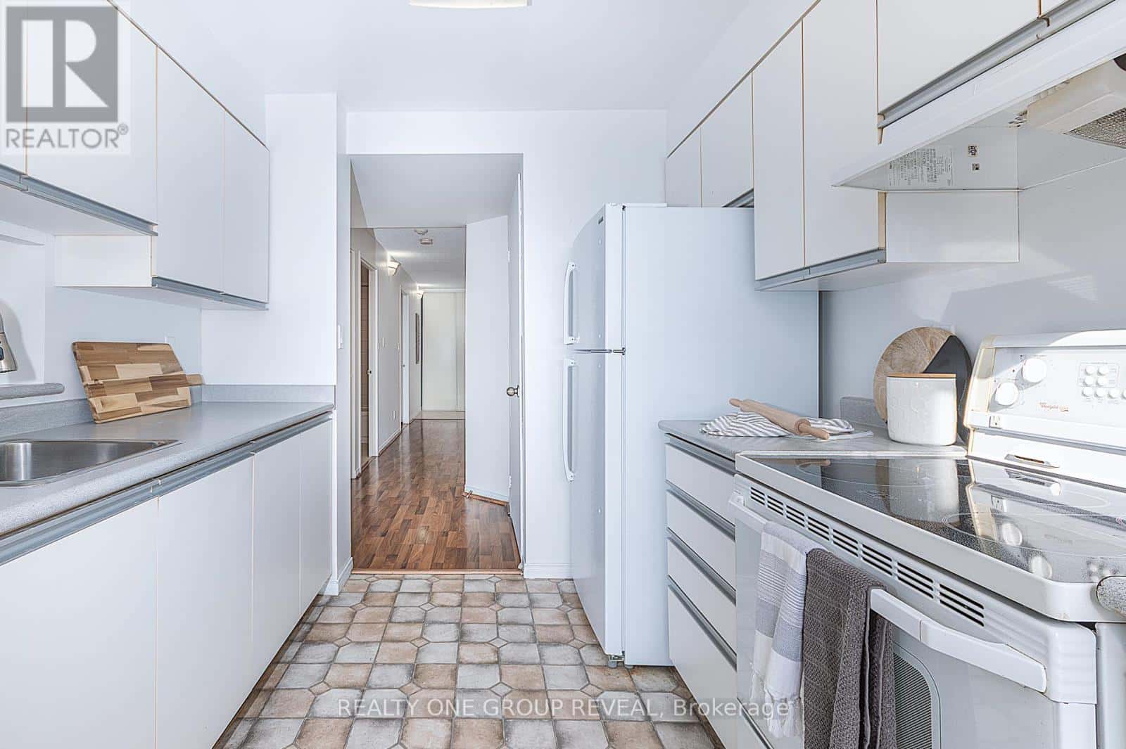 1405 - 90 DALE AVENUE — Toronto (Guildwood), Ontario - Photo 3 of 23