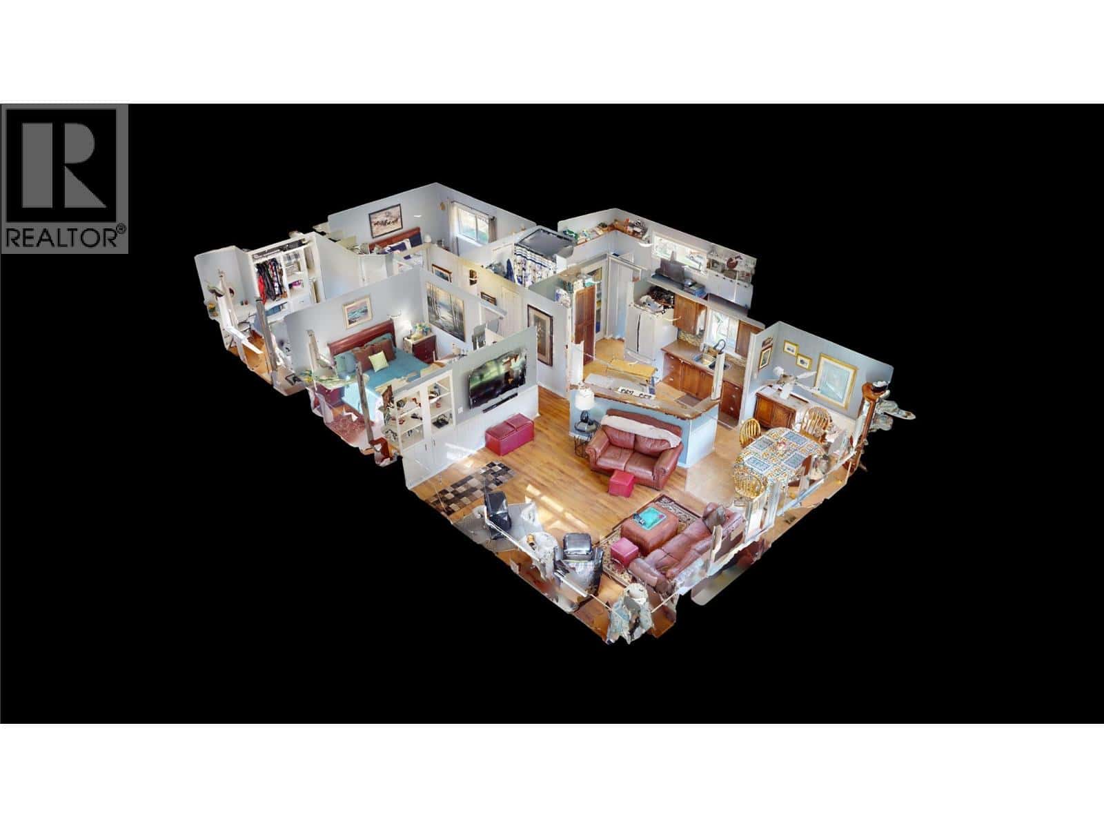 5670 GLENMORE Drive — Edgewater, British Columbia - Photo 4 of 44