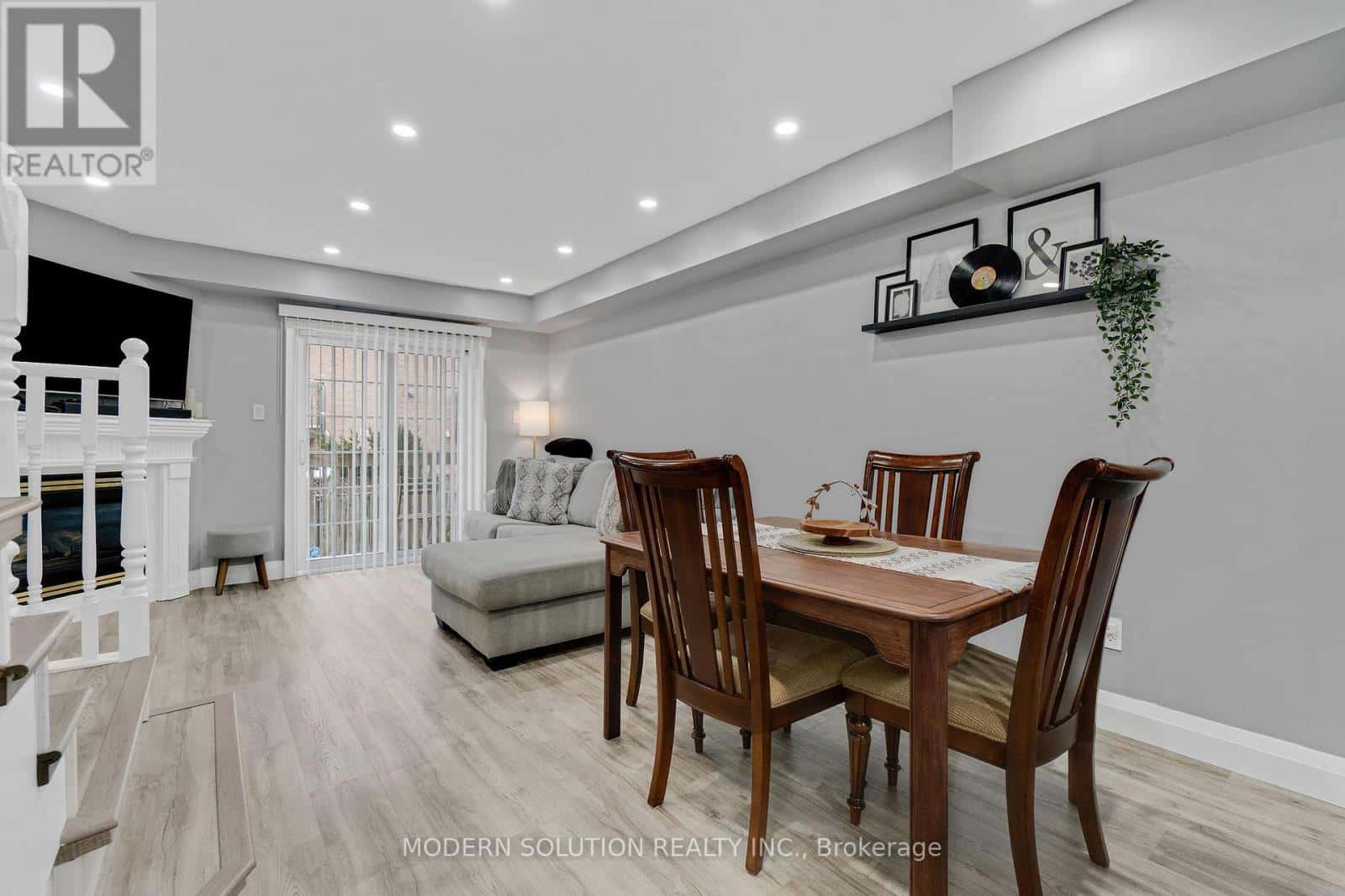 29 - 3480 UPPER MIDDLE ROAD — Burlington (Palmer), Ontario - Photo 3 of 33