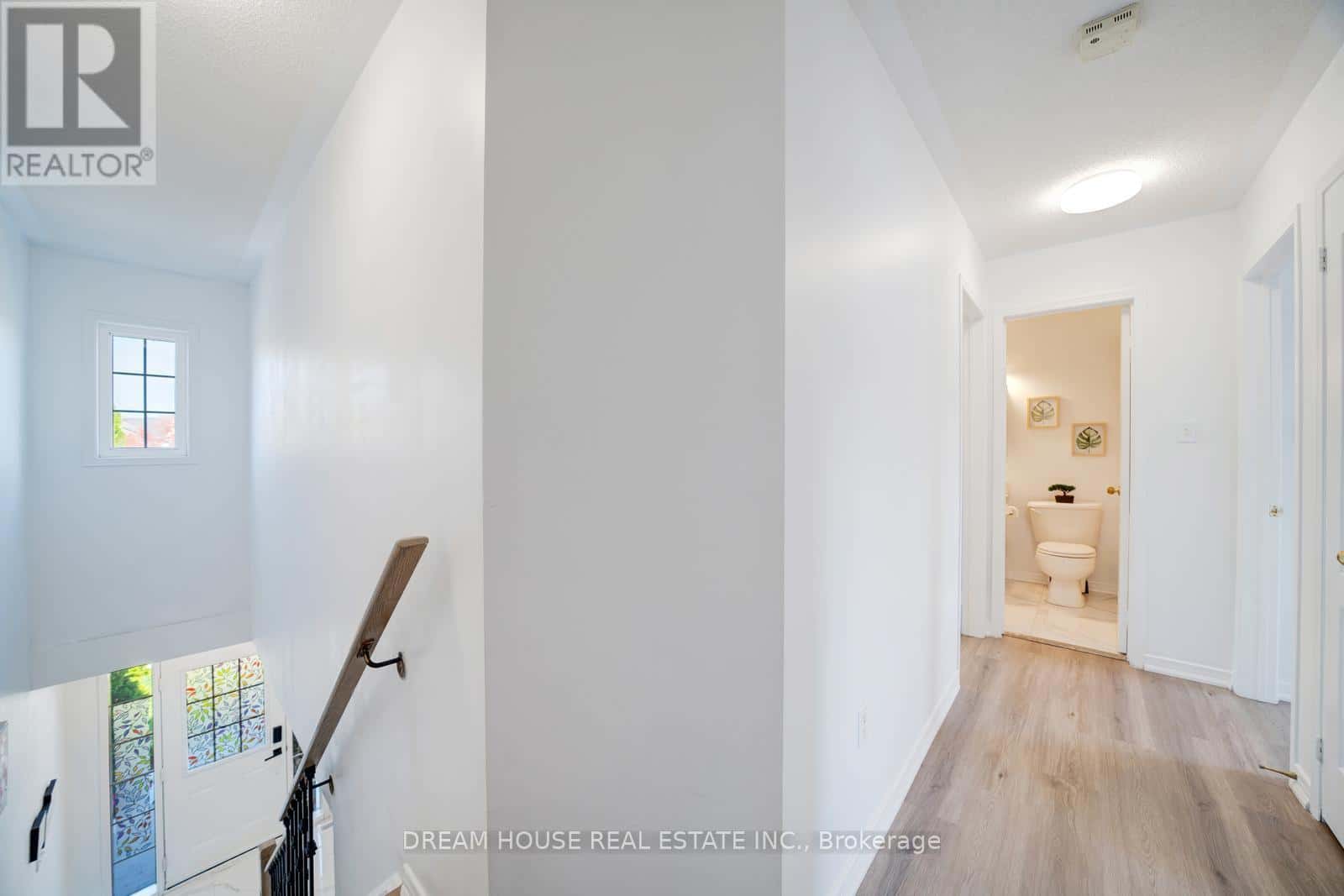 417 KING STREET E — East Gwillimbury (Mt Albert), Ontario - Photo 3 of 50